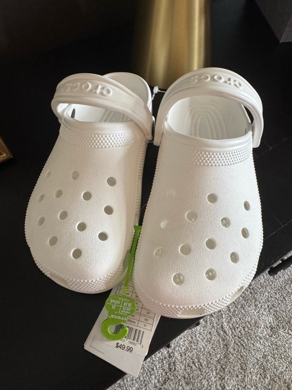 CROCS Classic Clog - White size 8 nwt